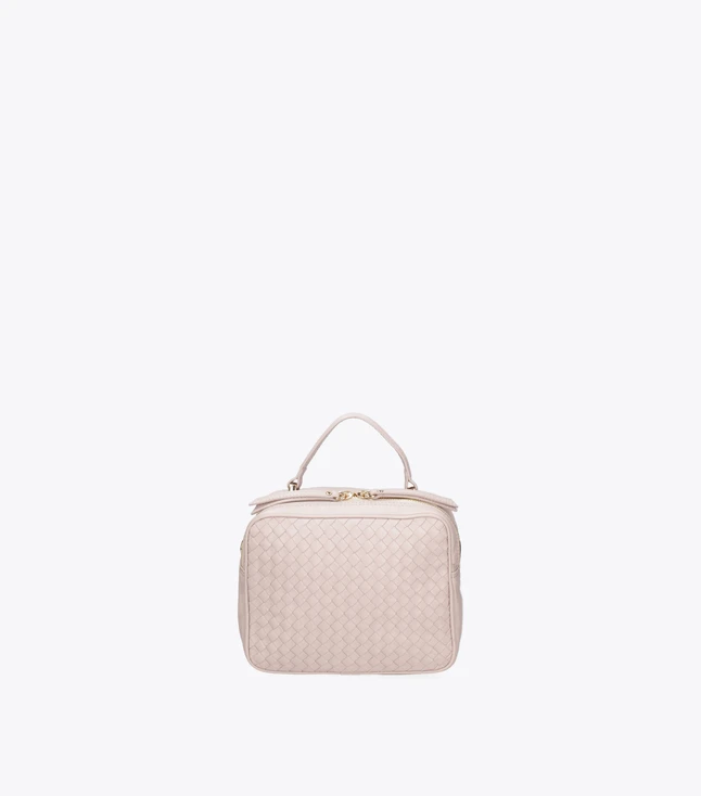 Stylish Italian Leather Shoulder Bag for Women with Zip Closure and Internal Pockets
