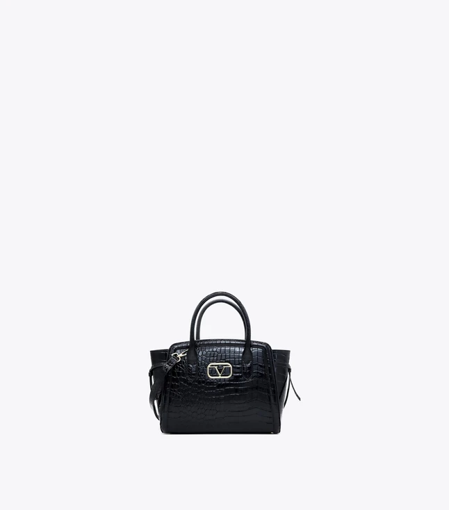 Stylish Faux Leather Crossbody Bag for Women with Magnet Closure and Interior Pockets
