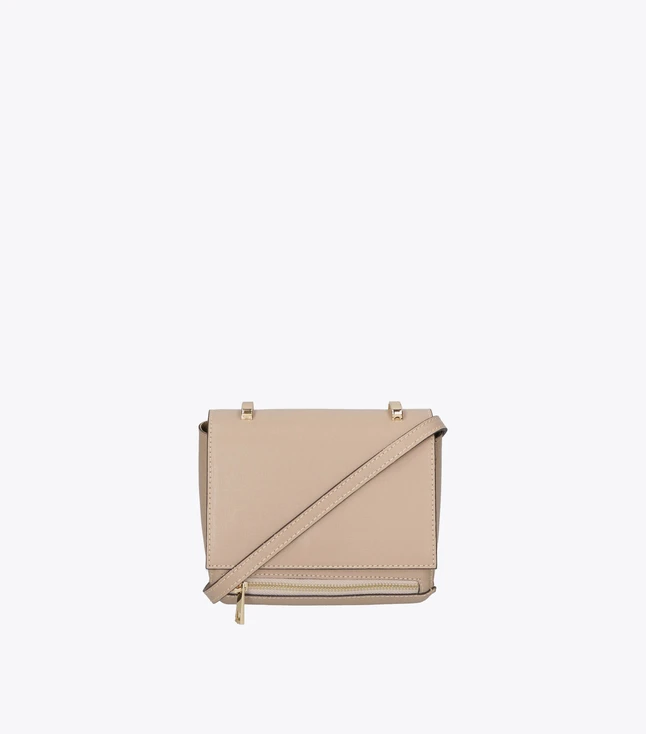 Minimalist Leather Shoulder Bag for Women with Adjustable Strap for Daily Use
