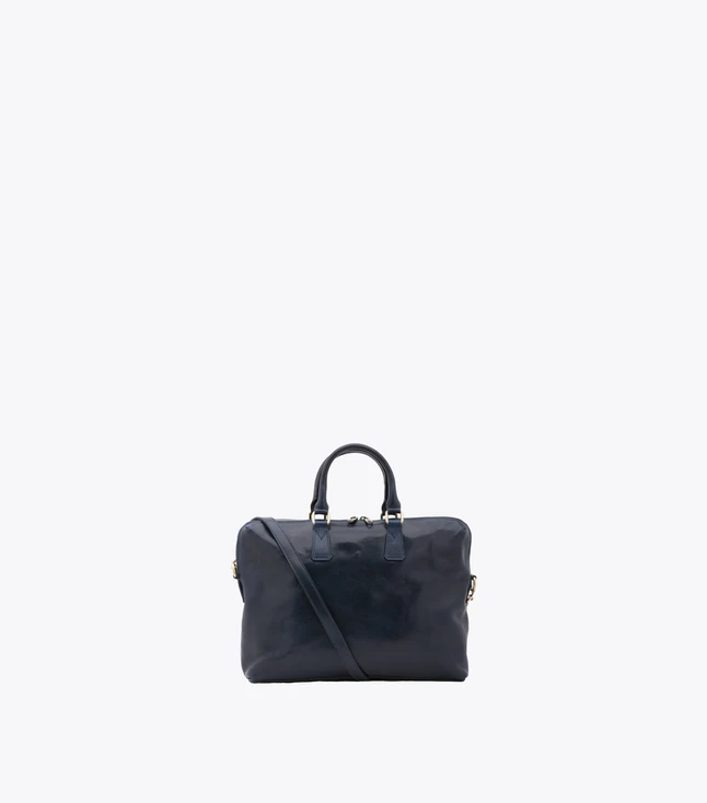 Minimalist Leather Crossbody Bag for Daily Use
