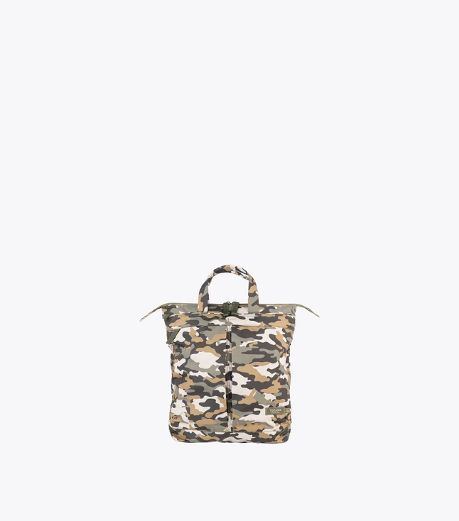 Casual Recycled Polyester Totes for Unisex Travel
