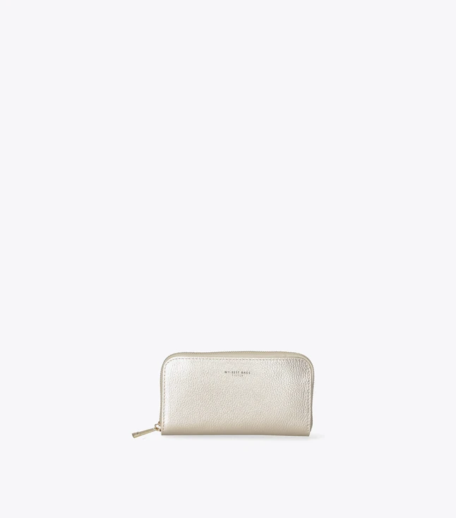Stylish Italian Leather Wallet for Women with Zipper Closure
