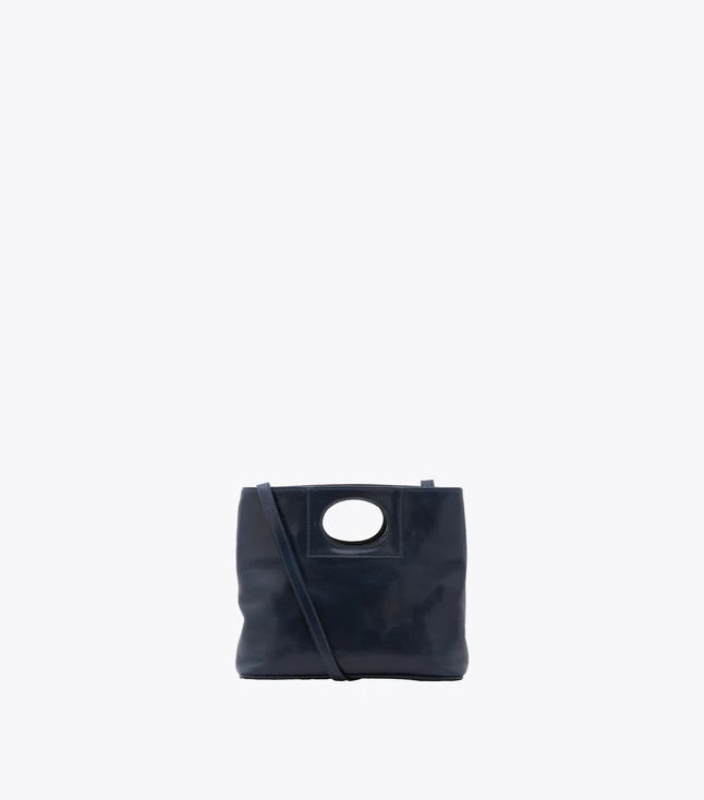 Stylish Italian Leather Shoulder Bag for Women with Multiple Pockets and Removable Strap
