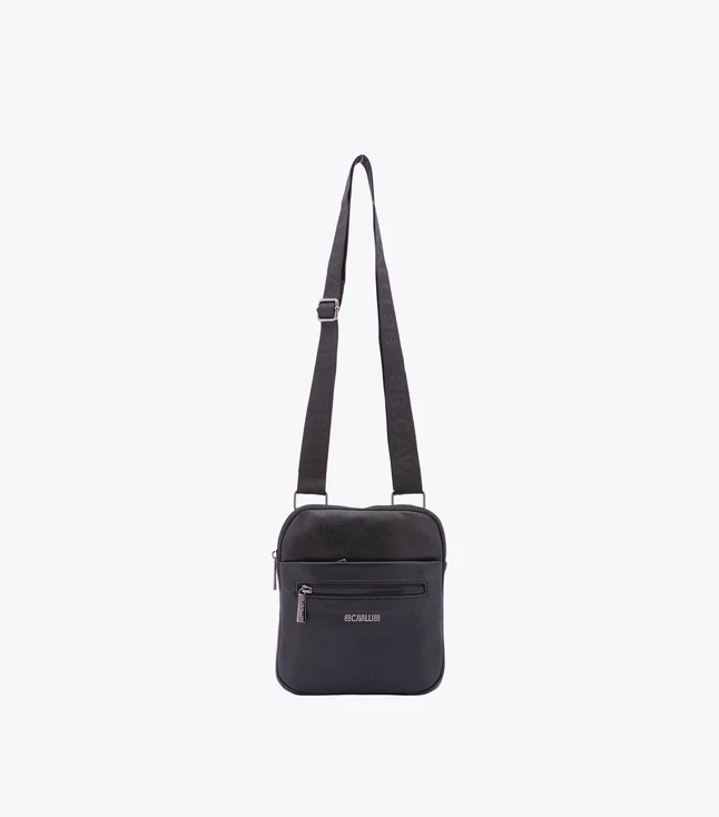 Minimalist Leather Crossbody Bag for Everyday Use