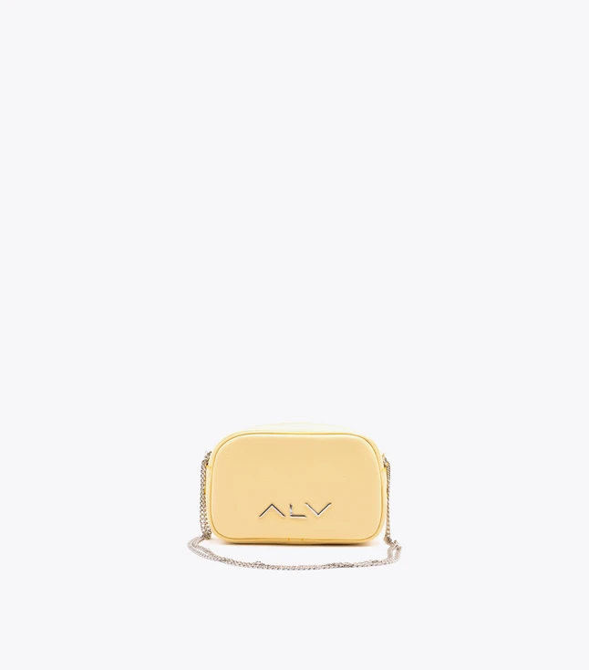 Minimalist Leather Crossbody Bag with Chain Strap for Evening Essentials