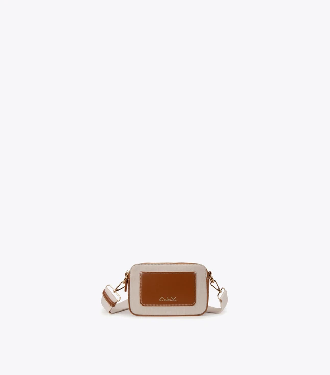 Minimalist Leather Crossbody Bag for Everyday Use