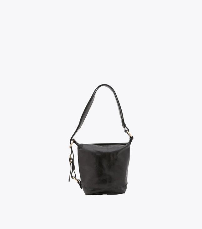 Minimalist Leather Crossbody Bag for Women with Magnetic Closure and Cotton-Lined Interior
