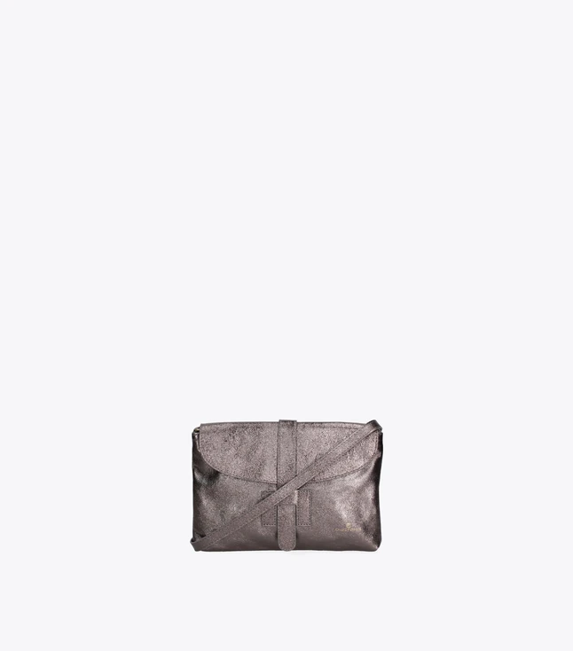 Stylish Italian Leather Tote Bag for Women with Inner Pockets and Handle for Daily Use

