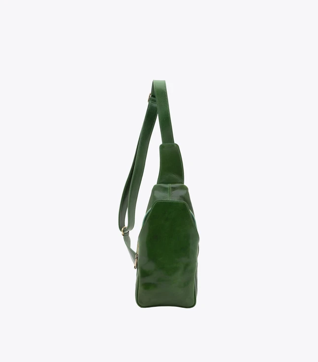 Vintage Leather Backpack for Women with Multiple Pockets for Daily Use
