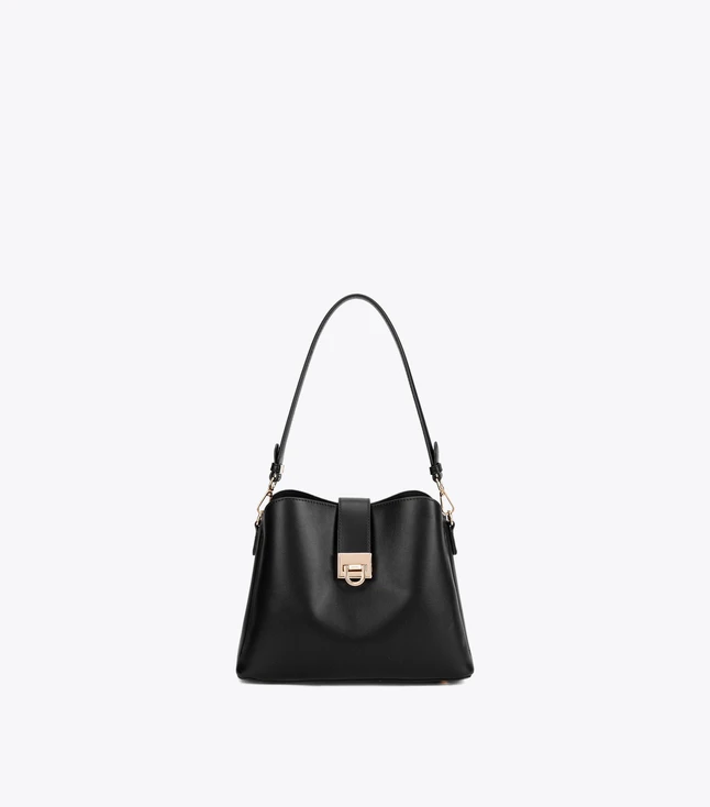Elegant Leather Shoulder Bag for Women with Multiple Compartments for Daily Use
