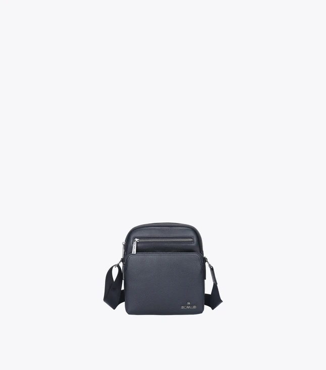 Minimalist Leather Crossbody Bag for Everyday Essentials