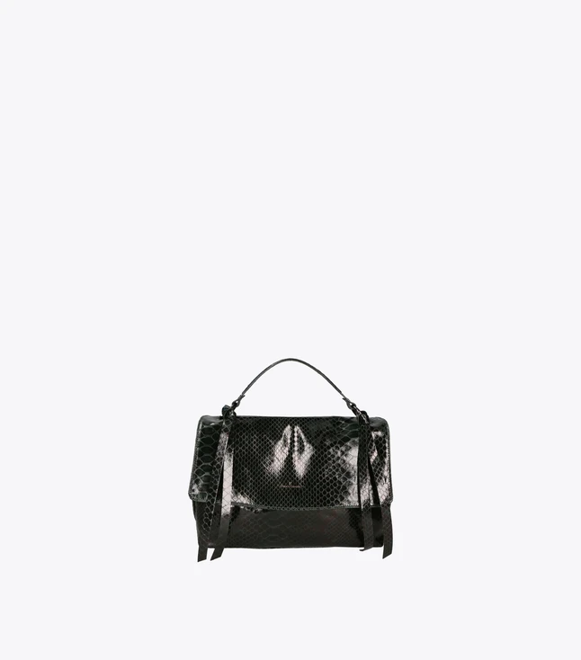 Stylish Italian Leather Shoulder Bag for Women with Multiple Compartments for Daily Use
