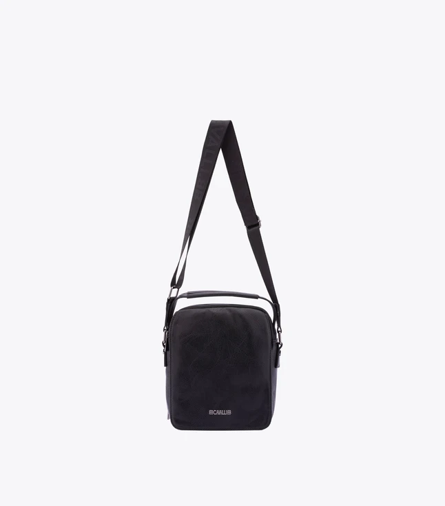 Minimalist Leather Crossbody Bag for Everyday Travel