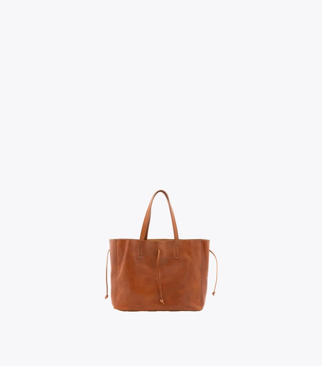Minimalist Leather Shoulder Bag for Women with Zip Closure and Inner Pockets
