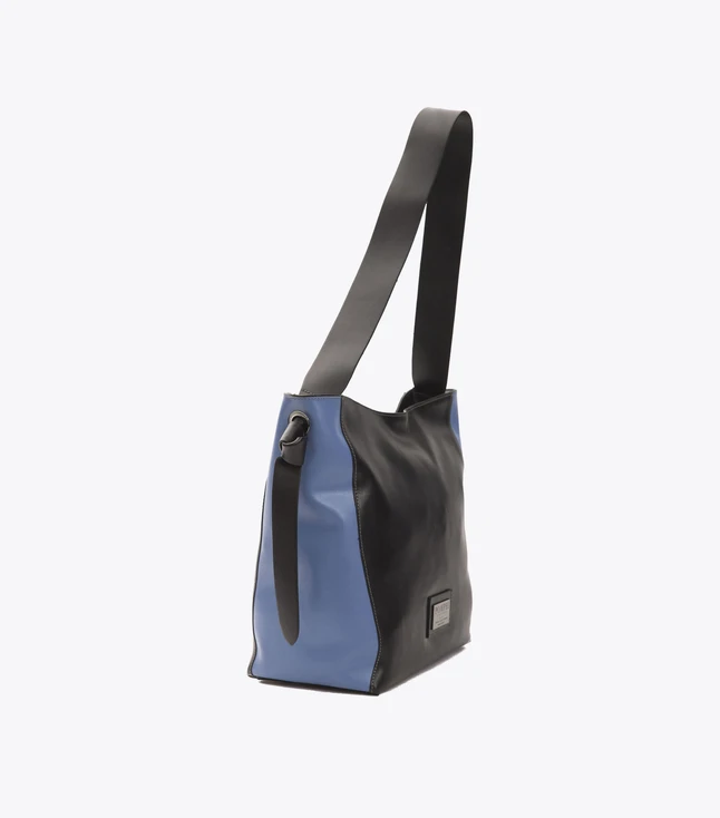 Minimalist Leather Tote Bag for Everyday Use And Travel