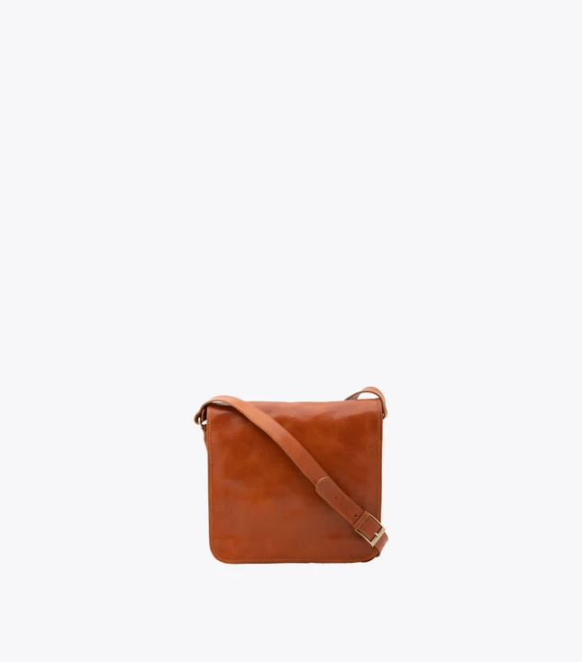 Vintage Leather Briefcase for Men with Zip Closure and Inner Pockets
