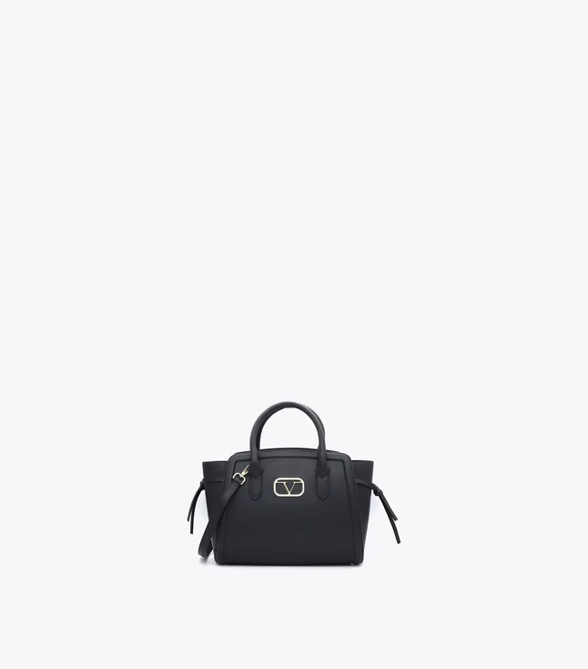 Minimalist Leather Handbag for Women with Internal Pockets and Adjustable Strap
