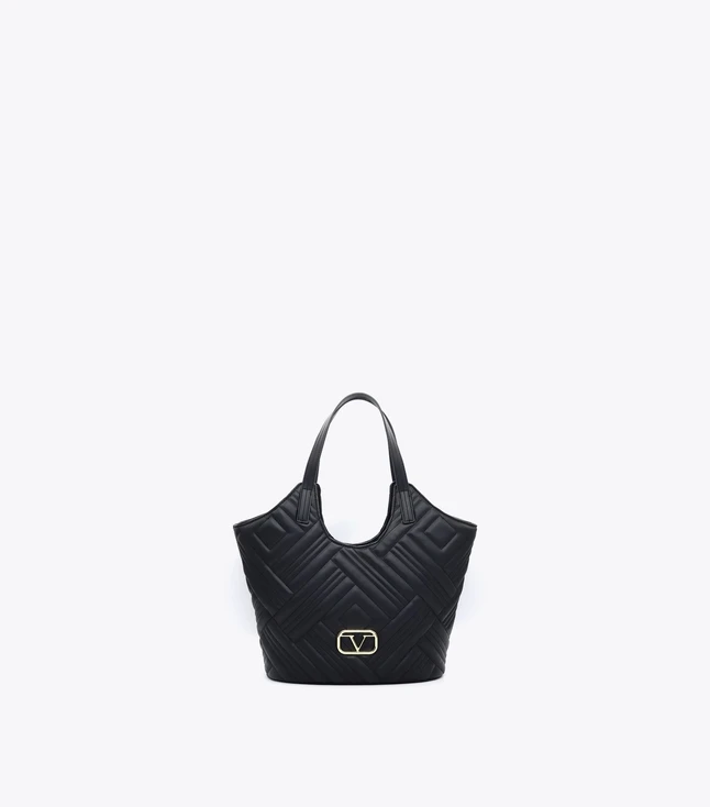 Stylish Italian Leather Crossbody Bag for Women with Chain and Eco-Leather Shoulder Strap
