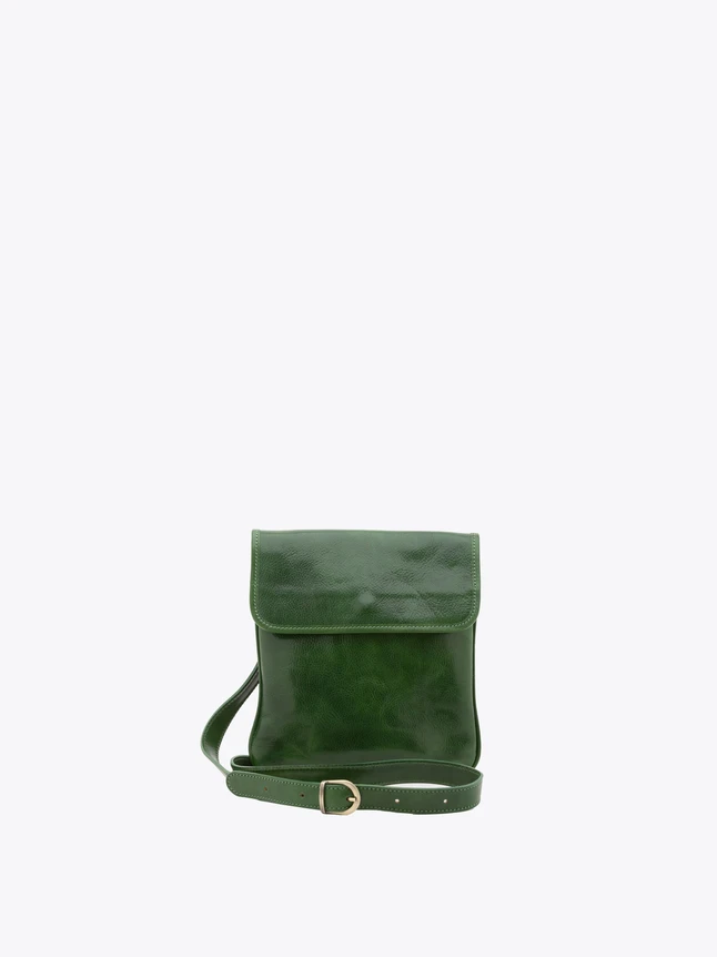 Minimalist Leather Crossbody Bag for Everyday Essentials