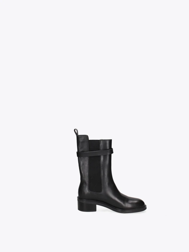 Premium Leather Chelsea Ankle Boot with Signature Logo Strap Versatile Wardrobe Essential