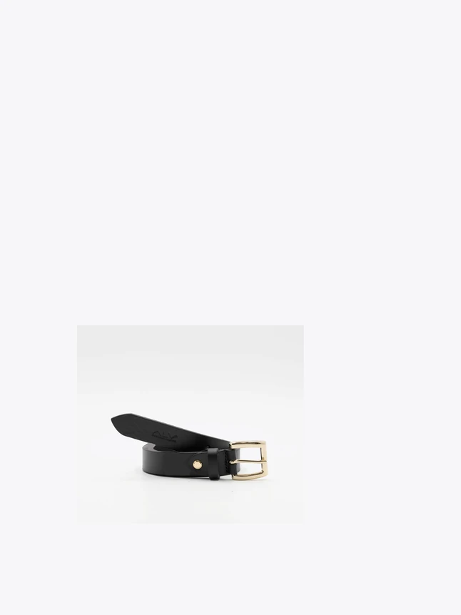 Premium Leather Belt with Polished Buckle A Timeless Versatile Wardrobe Essential