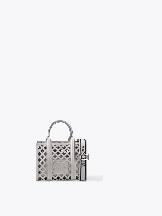 Chic Handbag In Vegan Leather For Women With Lightweight Shape