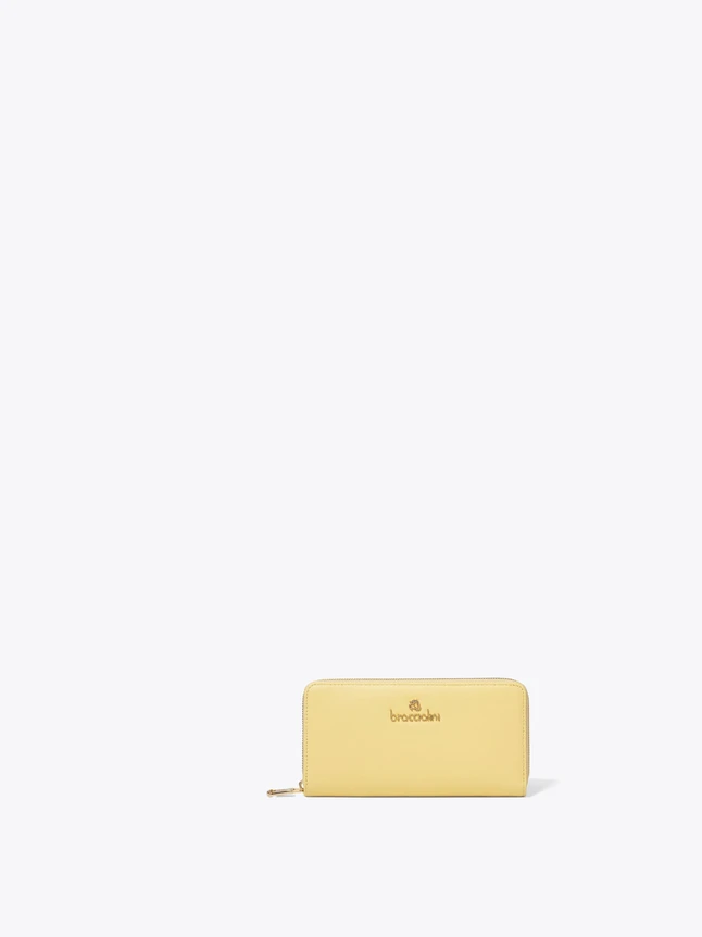 Minimalist Leather Zip Wallet for Everyday Essentials