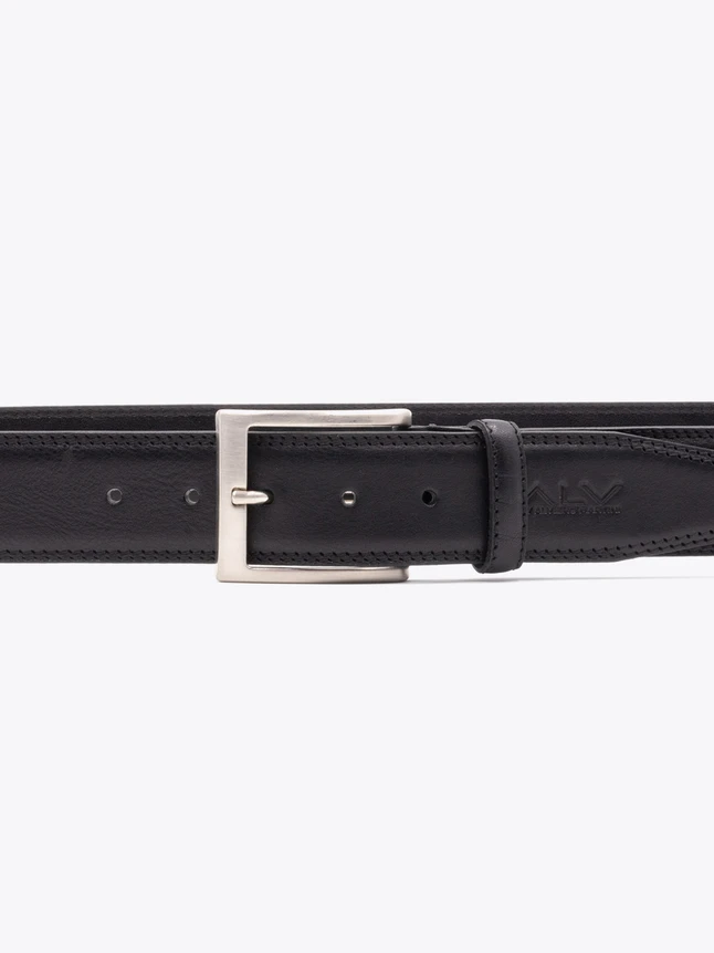 Timeless Leather Belt with Metal Buckle for Everyday Wear