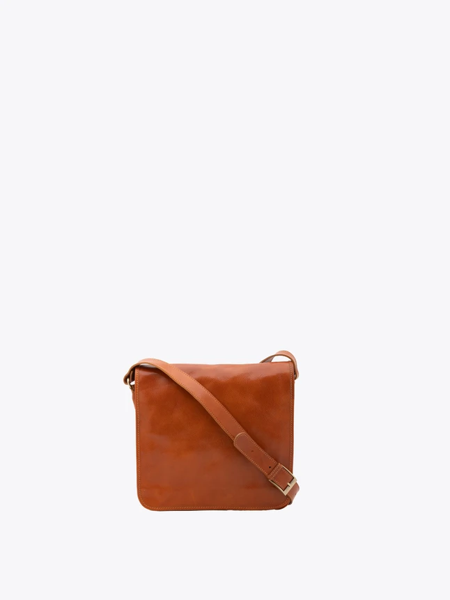 Minimalist Leather Crossbody Bag for Daily Use