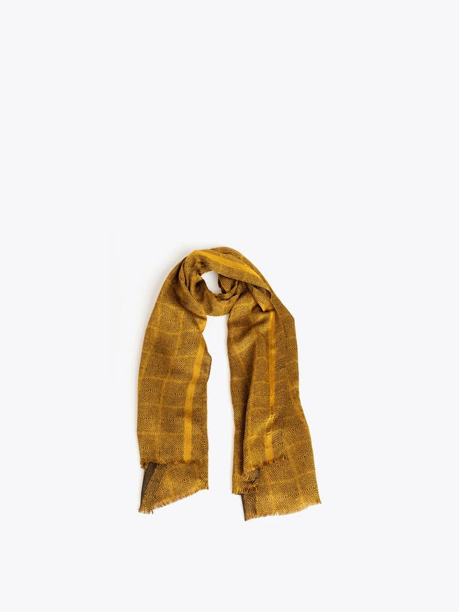 Luxe Plaid Wool Scarf for Everyday Winter Layering