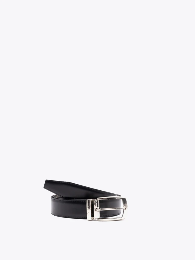 Minimalist Leather Belt for Everyday Wear with Metal Buckle