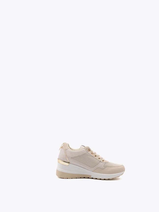 Minimalist Leather And Textile Sneaker for Everyday Wear
