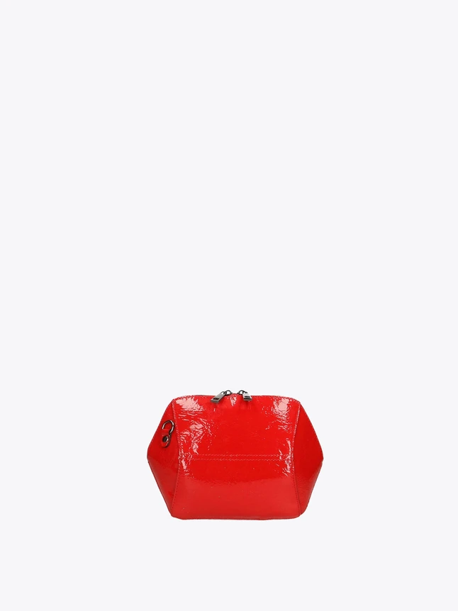 Minimalist Leather Crossbody Bag for Everyday Use