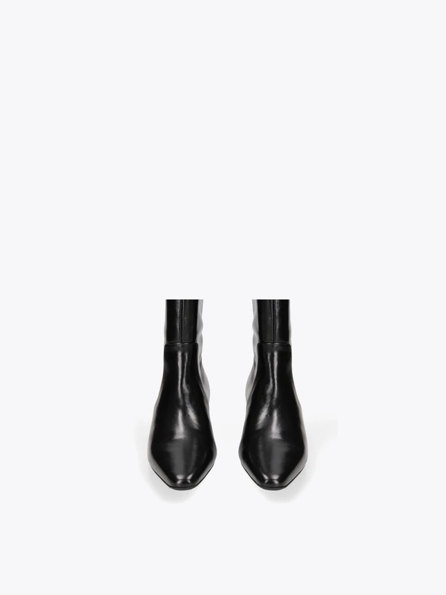 Sleek Pointed Toe Leather High Boots For Modern Everyday Elegance