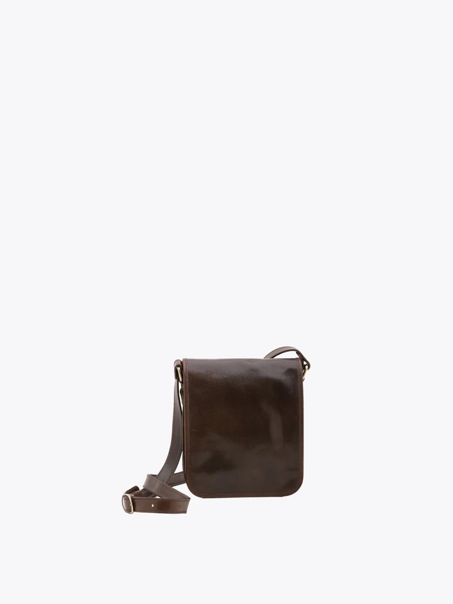 Minimalist Leather Crossbody Bag for Everyday Essentials And Travel