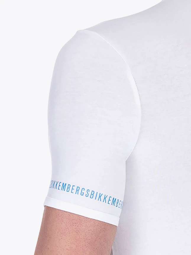 Minimalist Cotton Tee with Sleeve Text Graphic for Everyday Wear