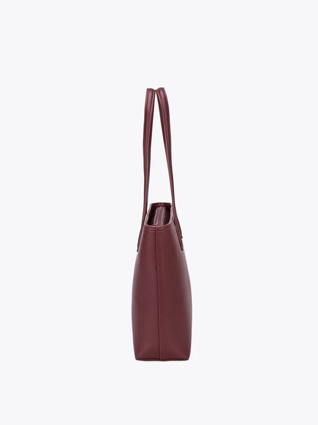 Timeless Leather Shoulder Bag Chic Tote for Professional and Casual Use