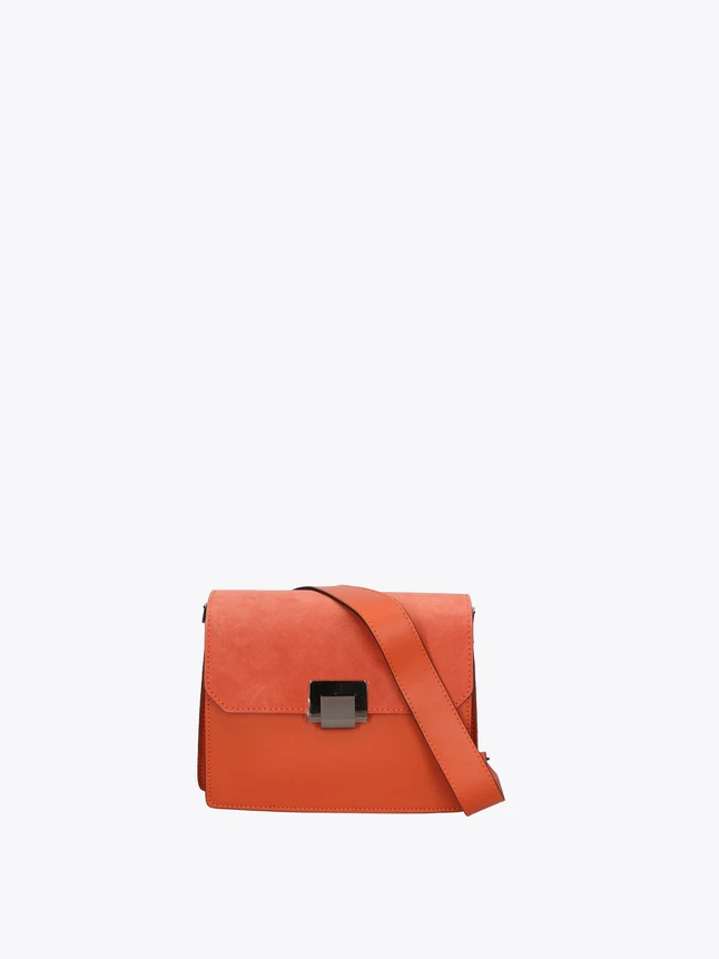 Minimalist Leather Crossbody Bag for Everyday Use