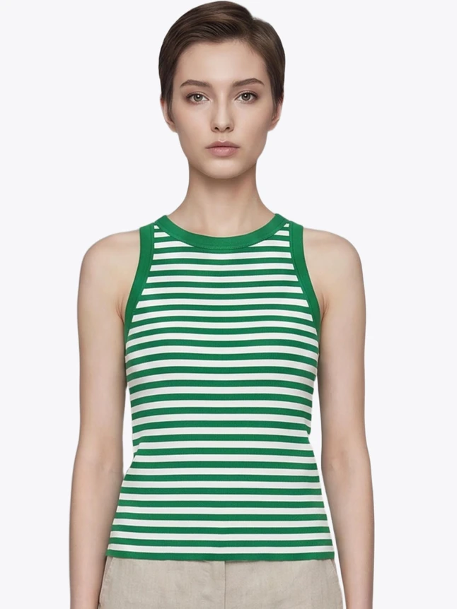 Women's Spacious Top For Daily Wear - Timeless Design - Modern Essential