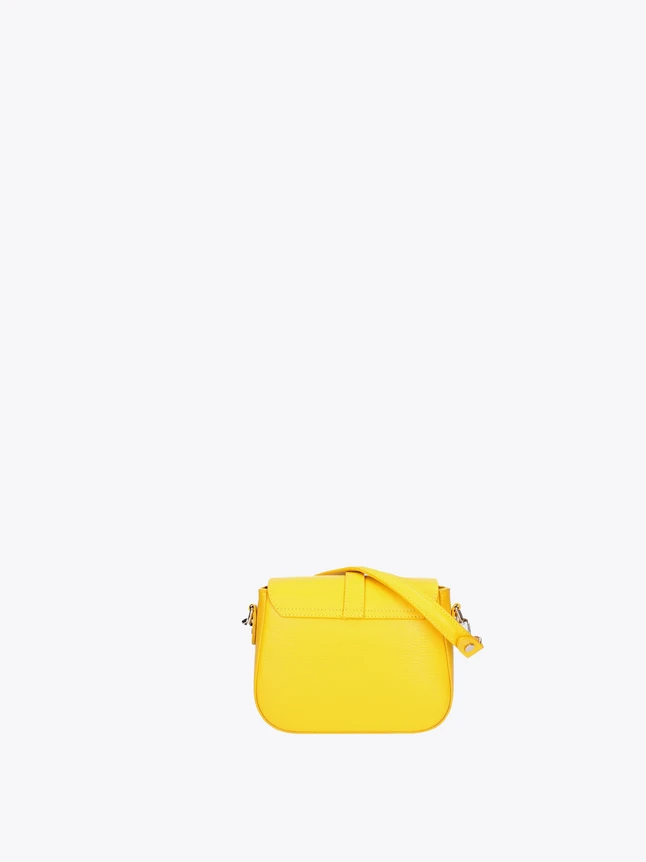 Sleek Leather Flap Shoulder Bag Timeless Everyday Luxury Accessory