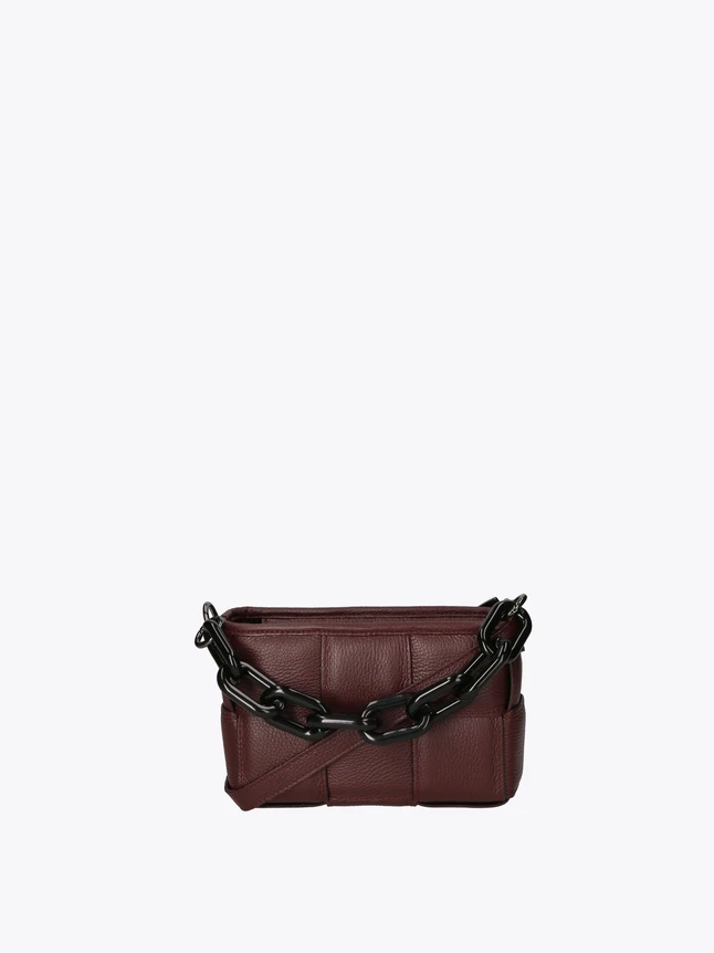 Chic Pebbled Leather Crossbody Bag Chain Strap for Everyday Use