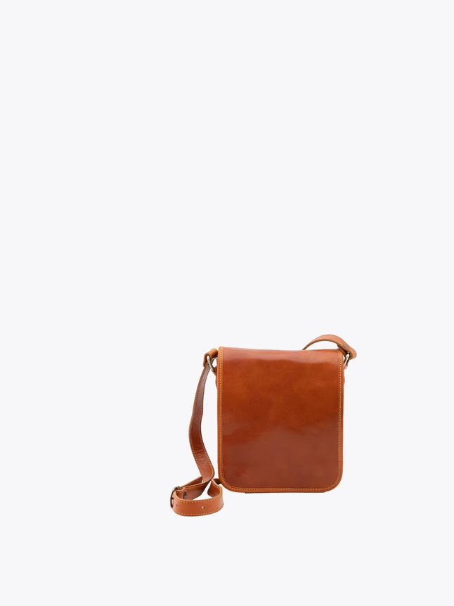 Minimalist Leather Crossbody Bag for Everyday Essentials And Travel