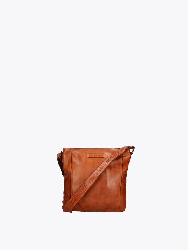 Minimalist Leather Crossbody Bag for Everyday Use