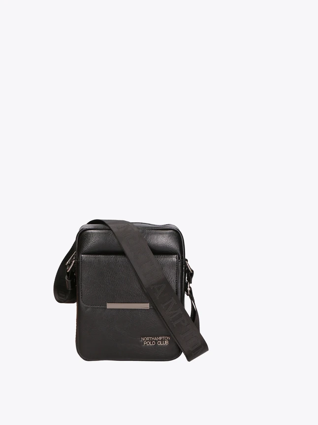 Minimalist Leather Crossbody Bag for Everyday City Use