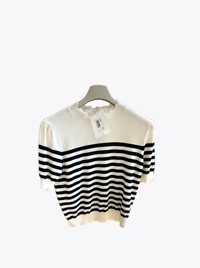 Women's Timeless Sweater For Casual Outings - Minimalist Design