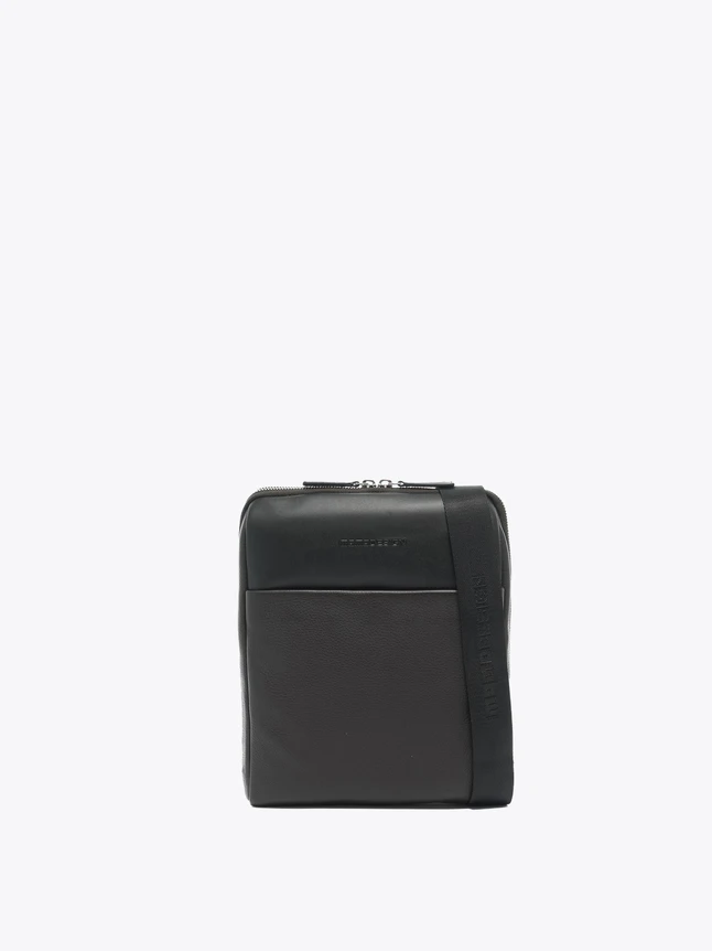 Minimalist Leather Crossbody Bag for Everyday Use