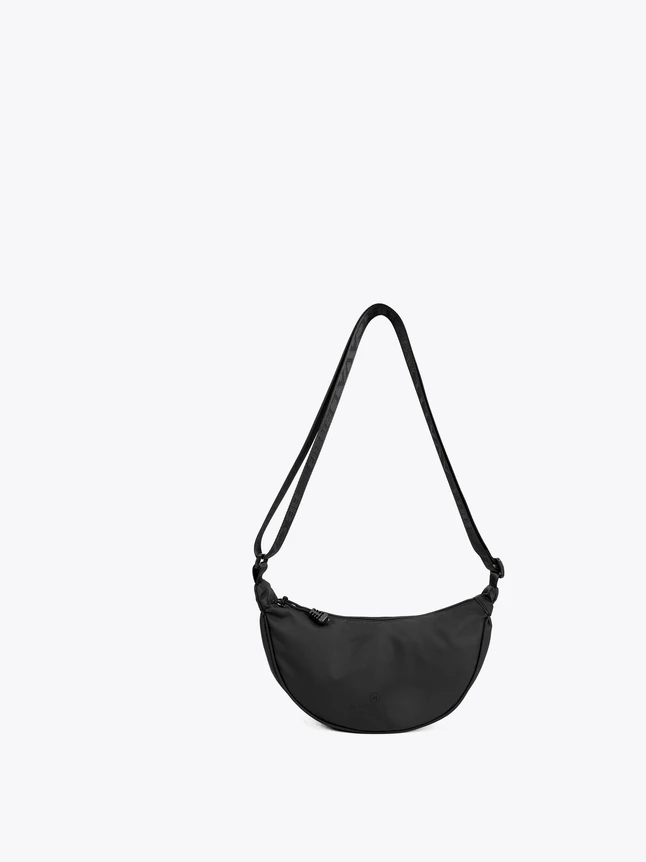 Crescent Crossbody Bag Minimalist Leather for Everyday Use