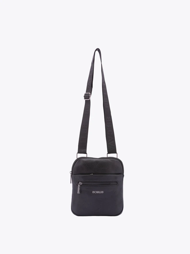 Minimalist Leather Crossbody Bag for Everyday Use