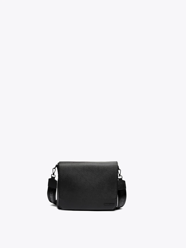 Minimalist Leather Crossbody Bag for Everyday Use