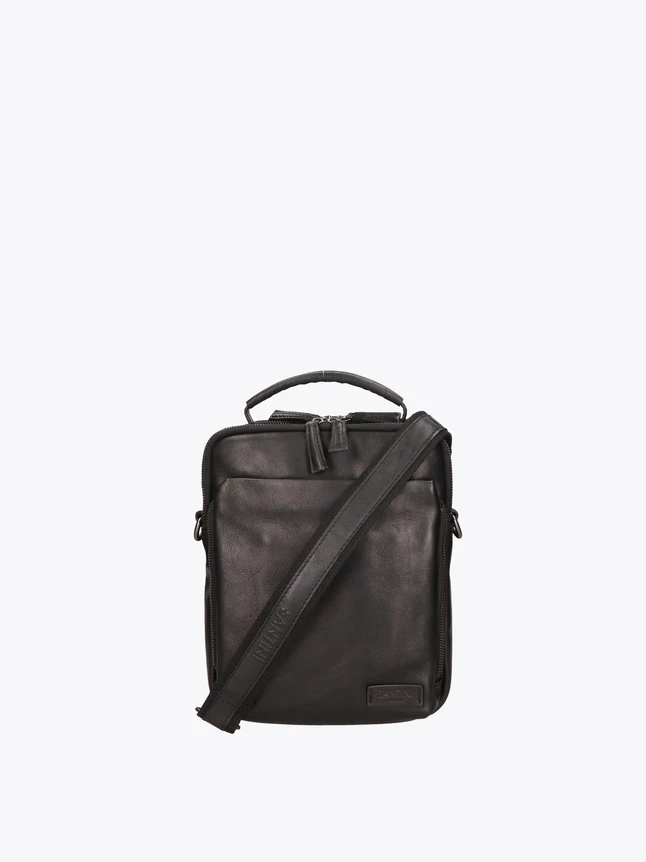 Minimalist Leather Crossbody Bag for Daily Use